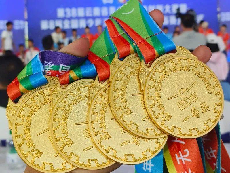 开云体育下载-包含韩国击剑选手斩获银牌，顽强表现令人瞩目的词条