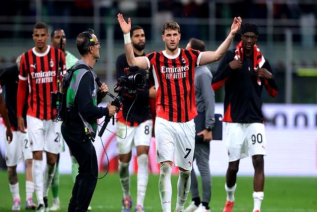 曼联迎来AC米兰：欧战关键对决