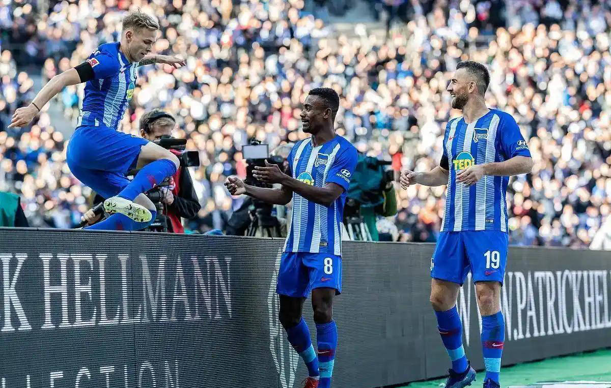 开云官网-莱斯特城客场不敌对手，遭受挫败