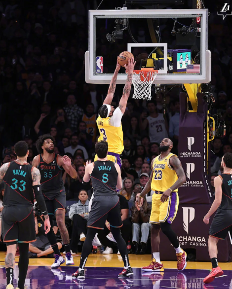 开云官网-詹皇独砍40分,湖人大胜森林狼