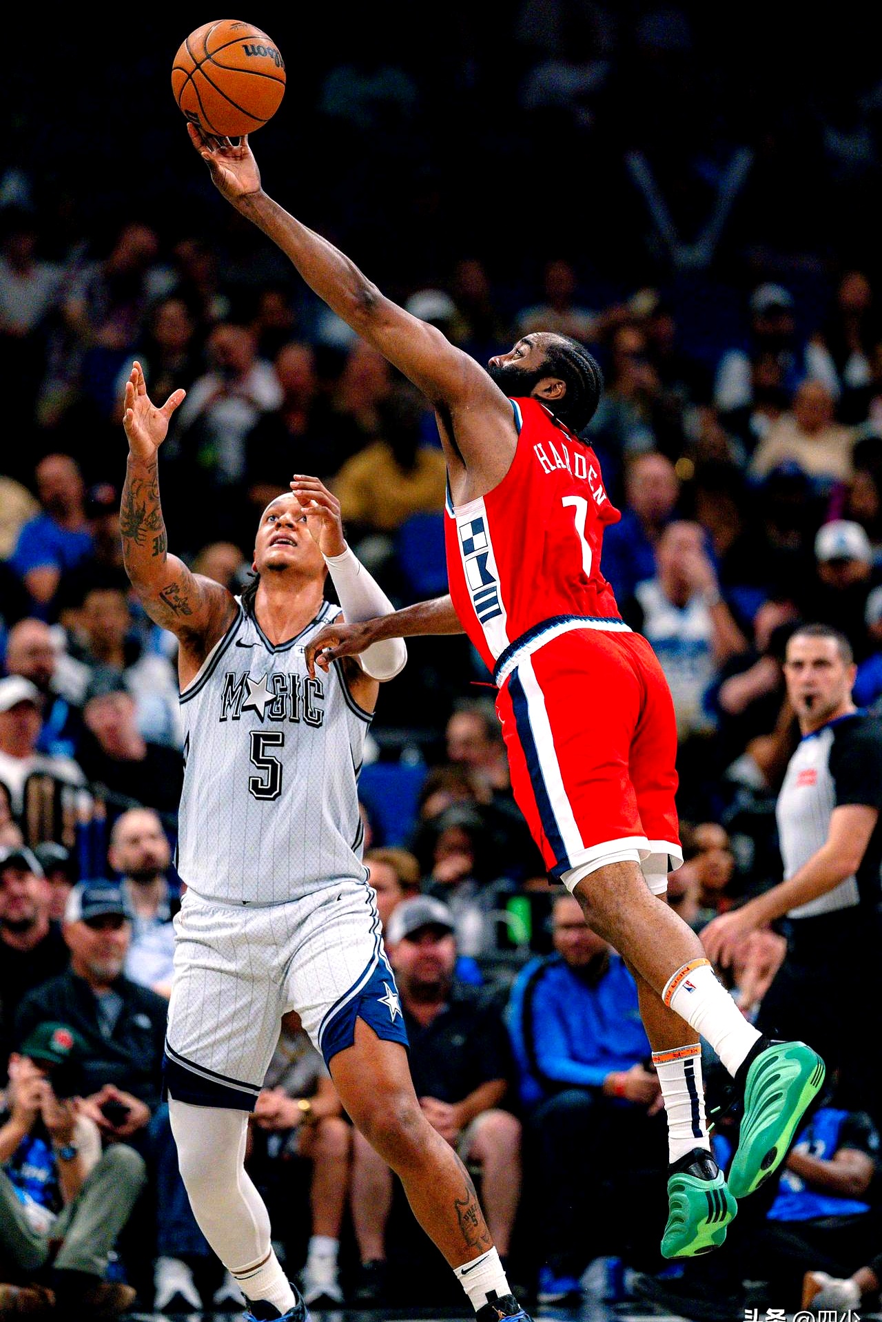 开云官网-快船队调整战术迎接季后赛挑战