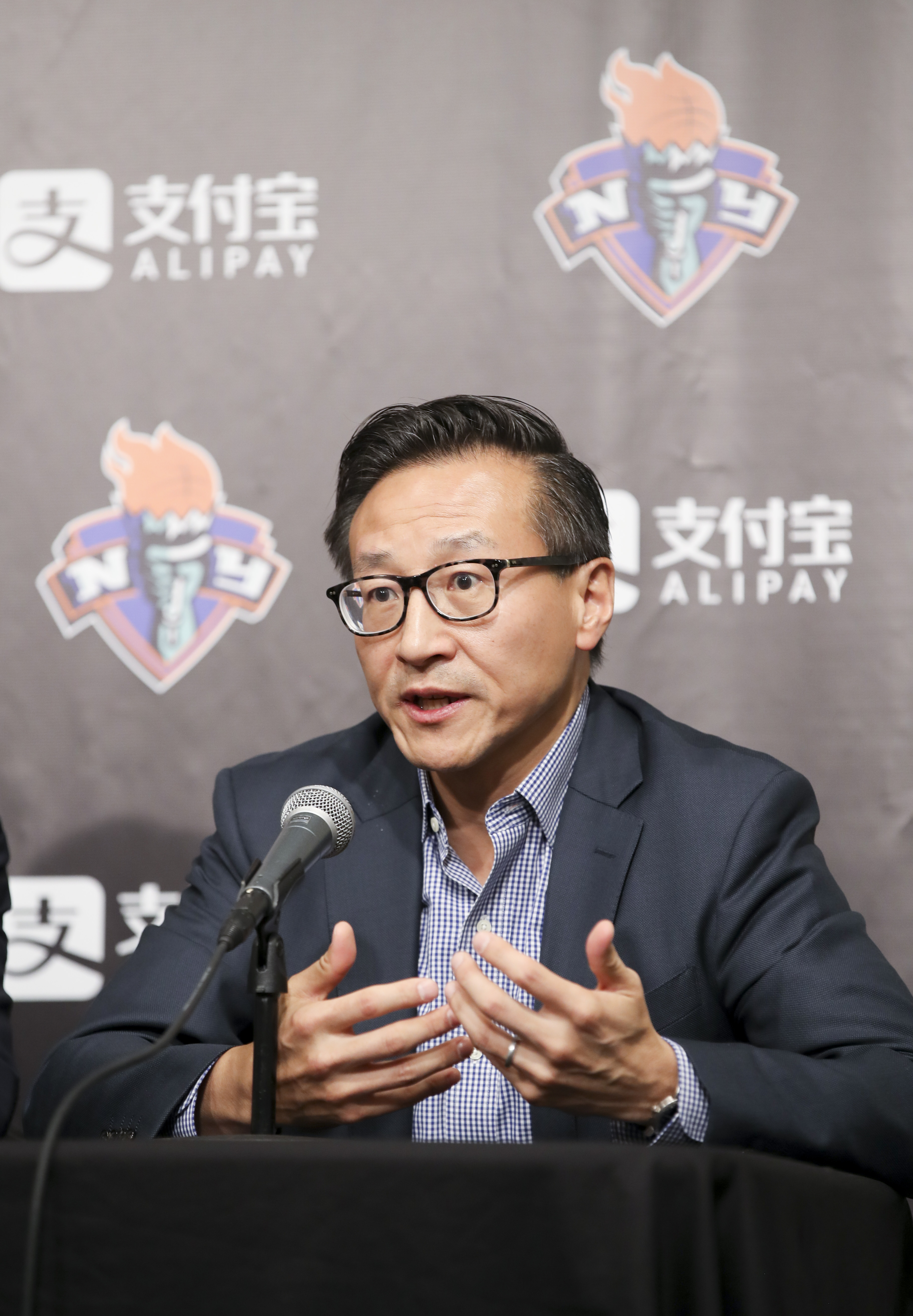 关于篮网换帅,洛杉矶湖人老板彭仕刚当选的信息 关于篮网换帅,洛杉矶湖人老板彭仕刚当选的信息