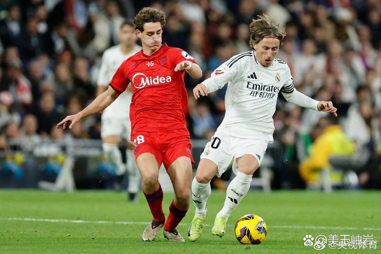 塞维利亚球员连线破门,击败劲敌赢得比赛 塞维利亚球员连线破门,击败劲敌赢得比赛