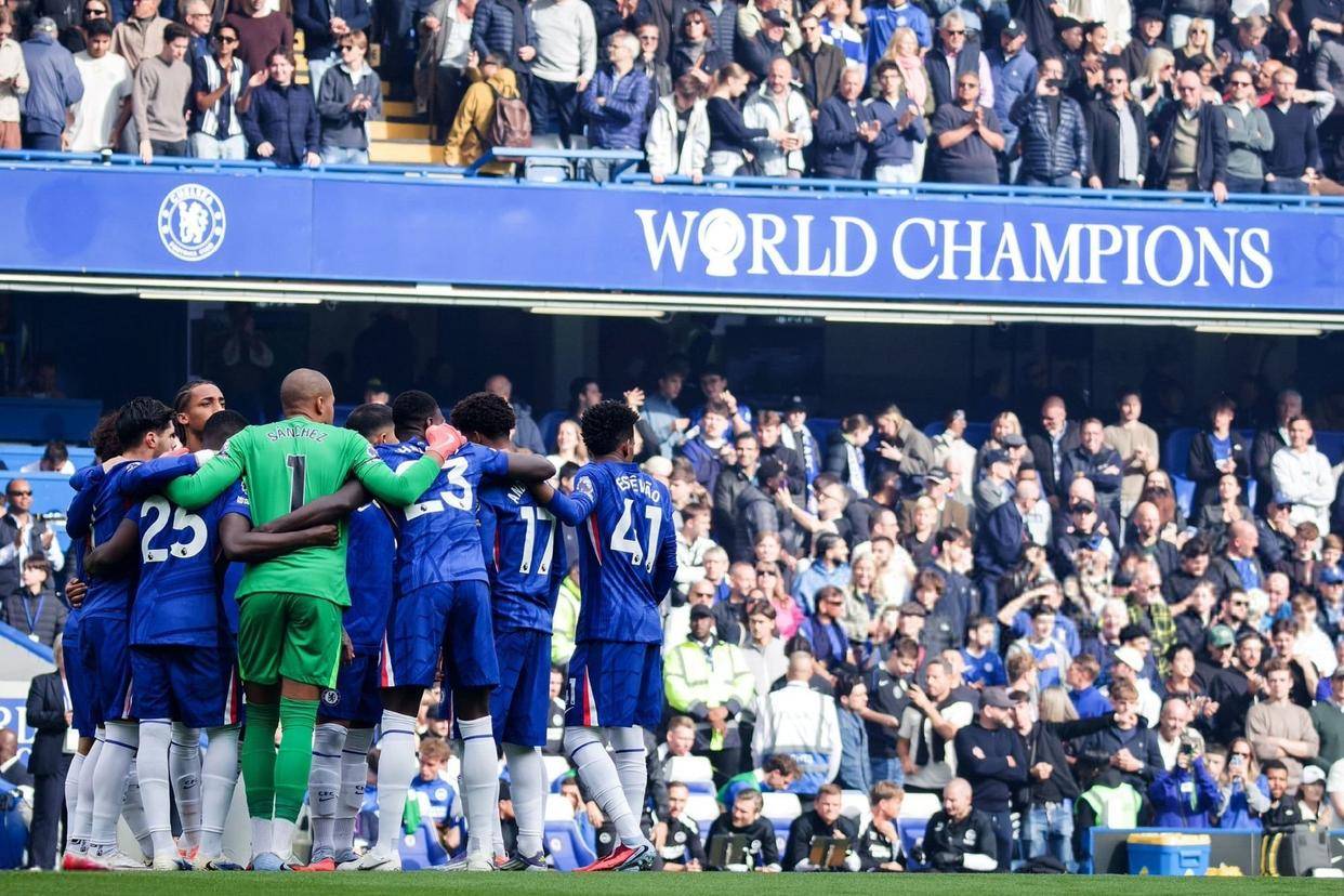 开云APP-英超赛场惊现逆转，强队出局分外狼狈