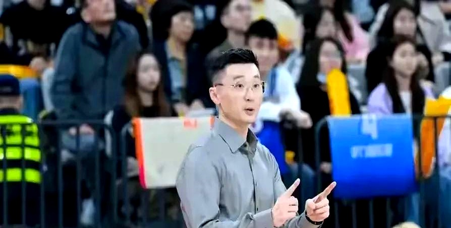 开云平台-新疆男篮主场惨败，球迷纷纷表示失望的简单介绍