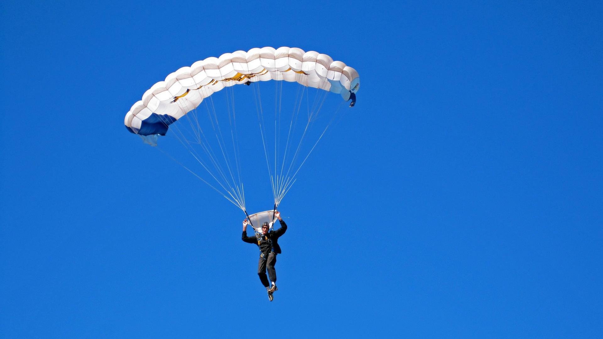 跨越太平洋的丈量,一场虚构焦点战,映照中国篮球的真实未来