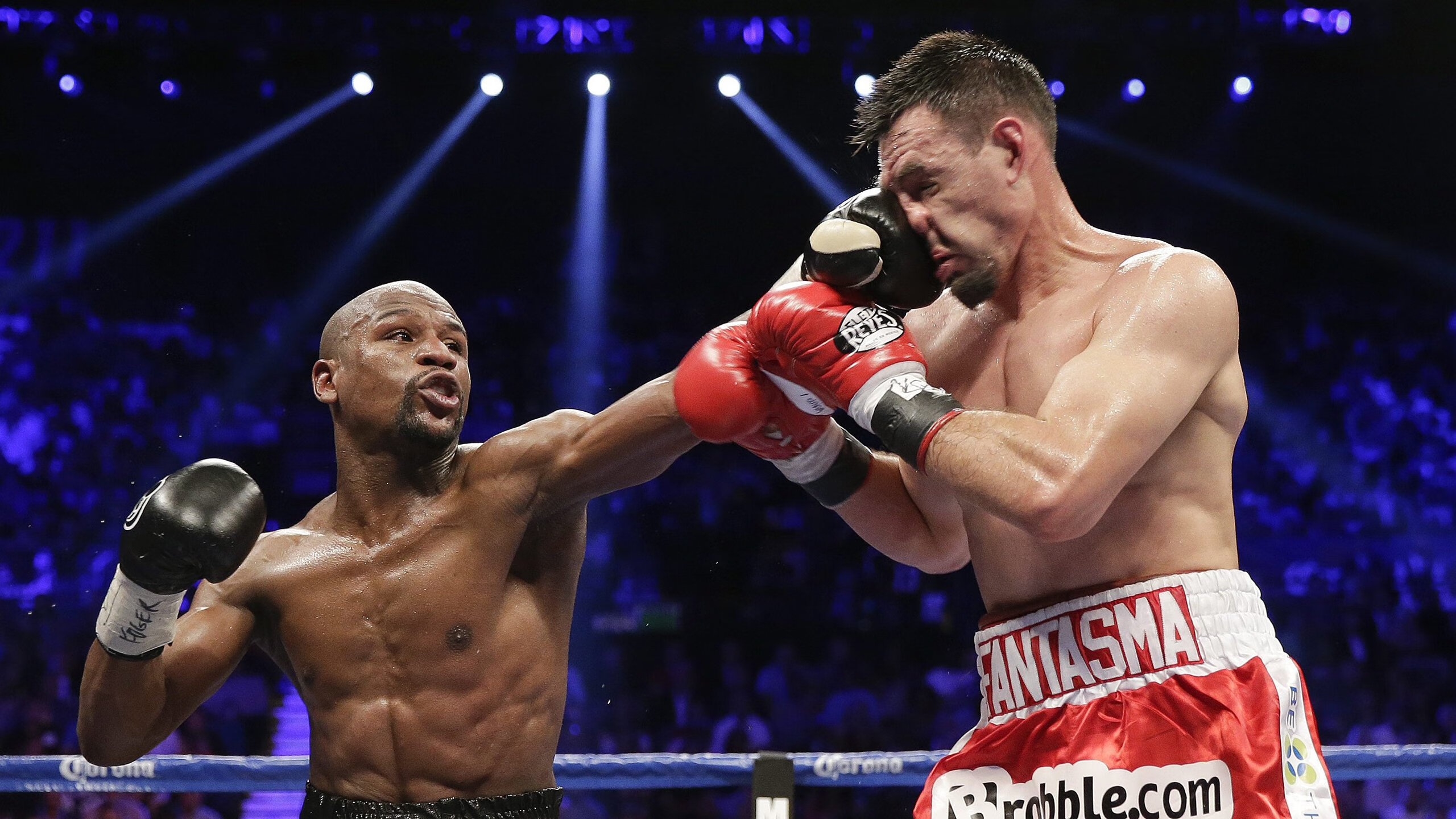 德约科维奇ATP总决赛夺冠,轻取拉沃尔杯风光,刷新历史纪录再攀巅峰