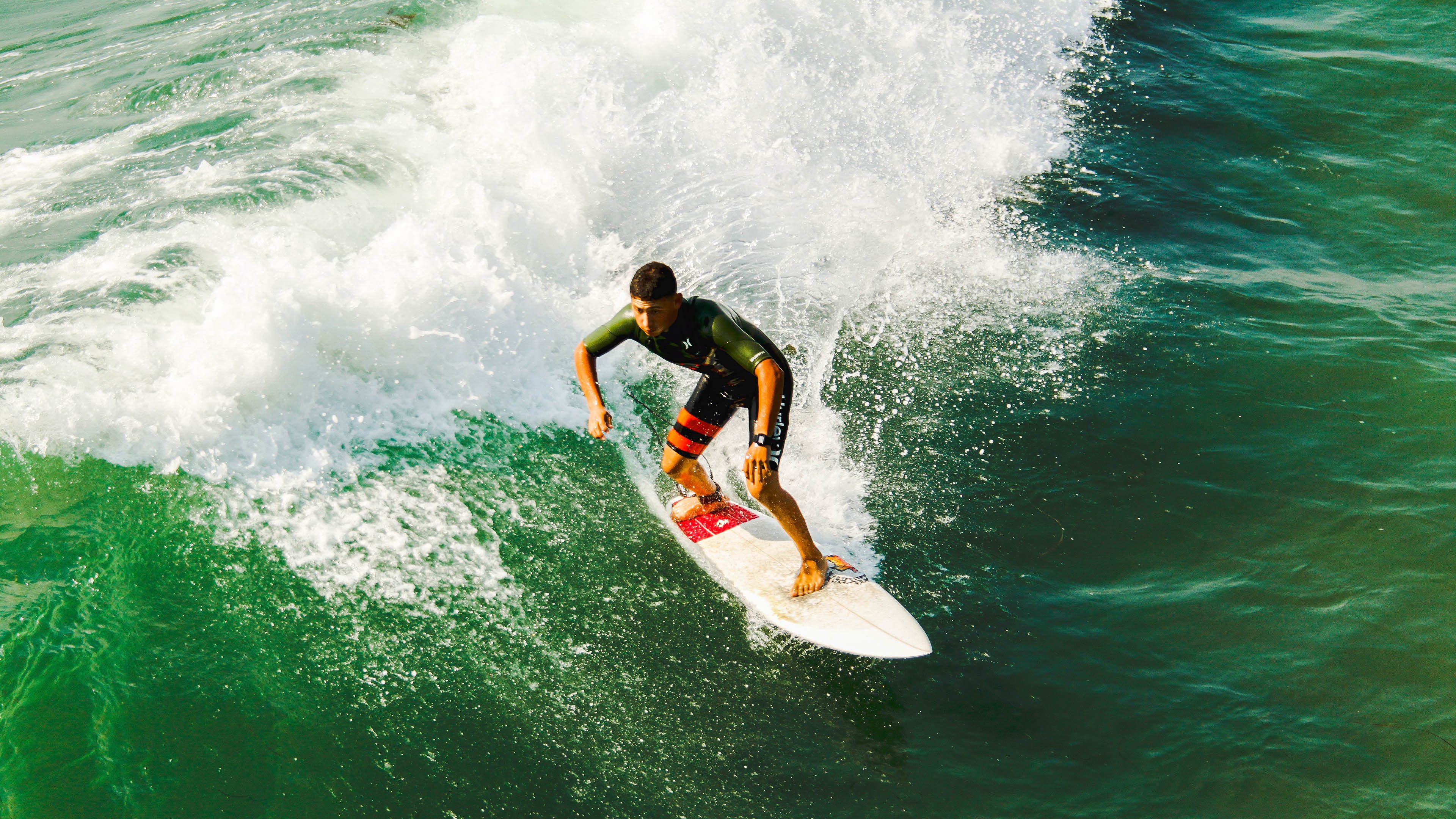 开云体育入口-蓝色闪电,哈斯绝杀红色传奇,诺里斯闪耀历史性一战